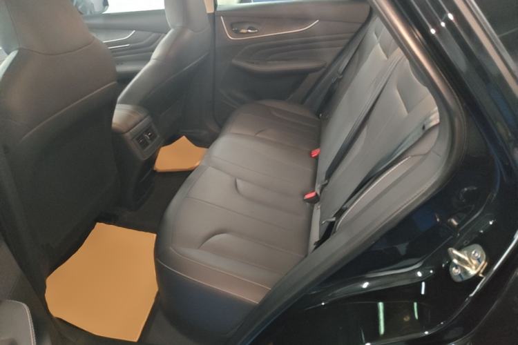 Used Venucia V DD-i 2023 110 km iE Version Left Rear Seat