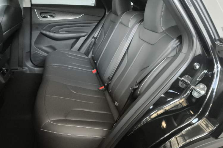 Used Venucia V DD-i 2023 60km iD Version Left Rear Seat
