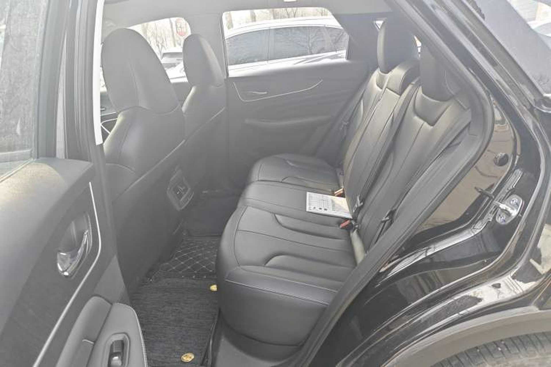 Used Venucia V DD-i 2023 110 km iE Version Left Rear Seat