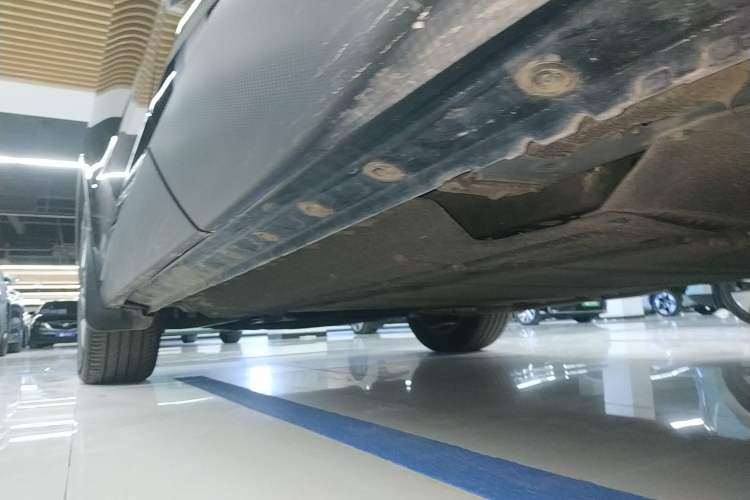 Used Venucia V DD-i 2023 110km iT Version Left Side Sill