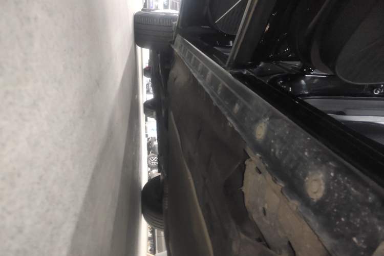 Used Venucia V DD-i 2023 110 km iE Version Left Side Sill