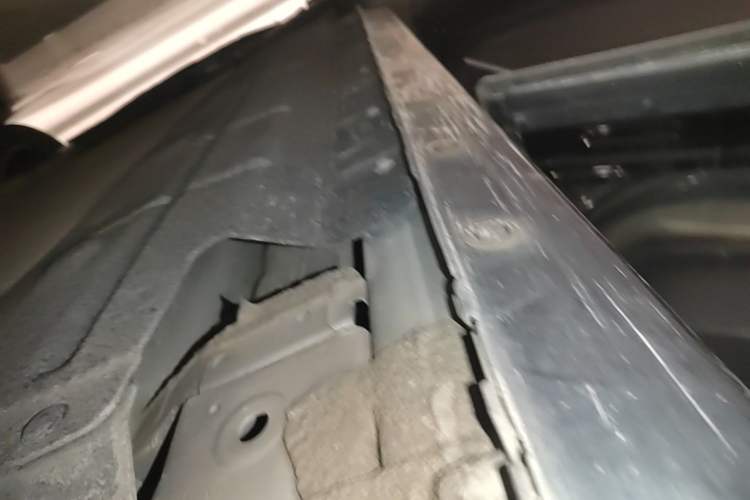 Used Venucia V DD-i 2023 110 km iE Version Left Side Sill