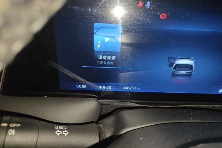 Used Venucia V DD-i 2023 110 km iE Version Odometer Close Up