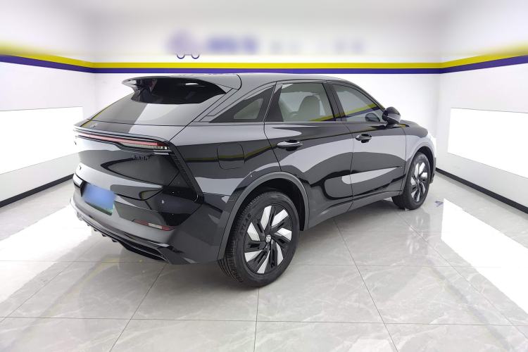 Used Venucia V DD-i 2023 110 km iE Version Rear Right 45 Deg