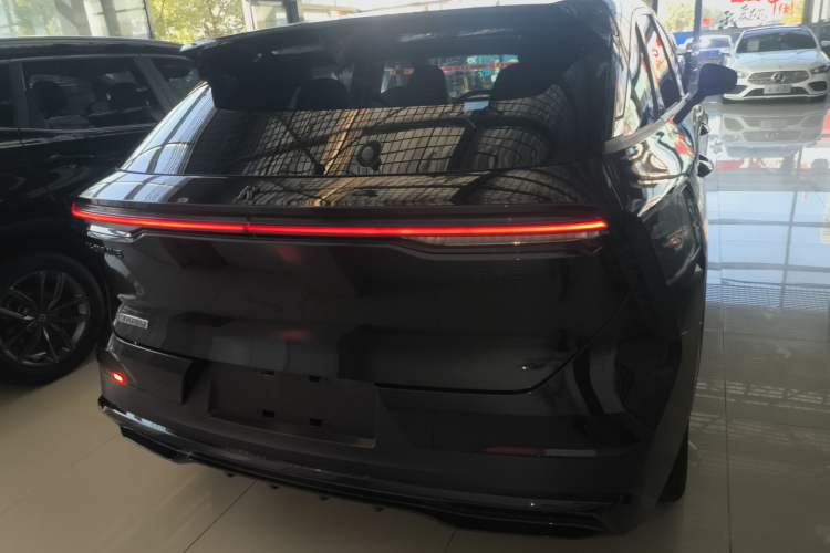 Used Venucia V DD-i 2023 60km iD Version Rear