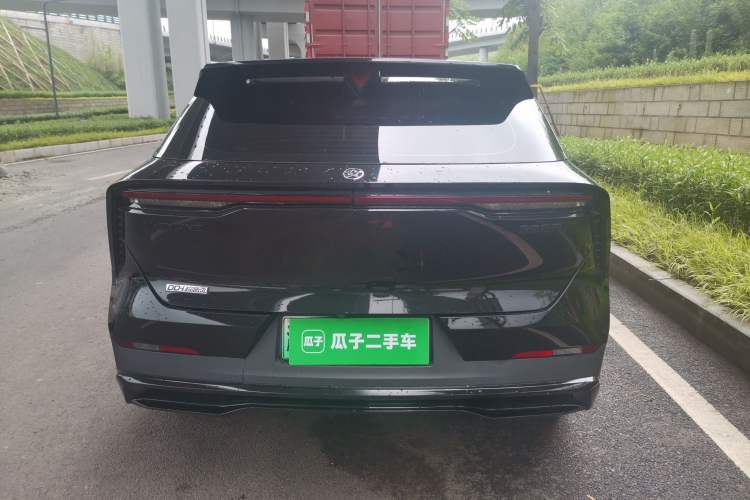 Used Venucia V DD-i 2023 110 km iE Version Rear