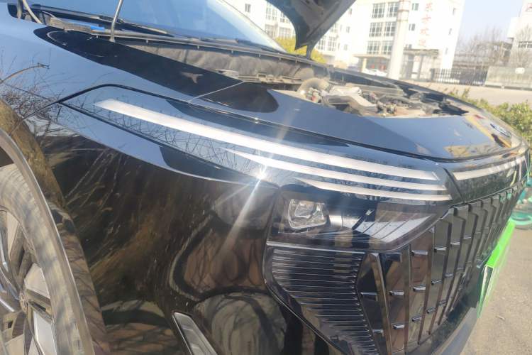 Used Venucia V DD-i 2023 110 km iE Version Right Front Headlight