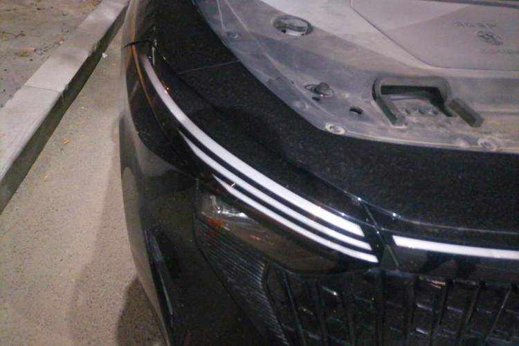 Used Venucia V DD-i 2023 110 km iE Version Right Front Headlight