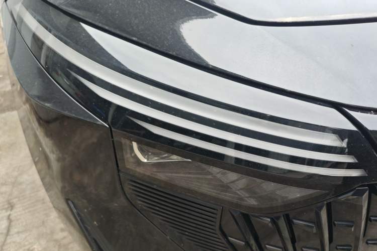 Used Venucia V DD-i 2023 110km iT Version Right Front Headlight