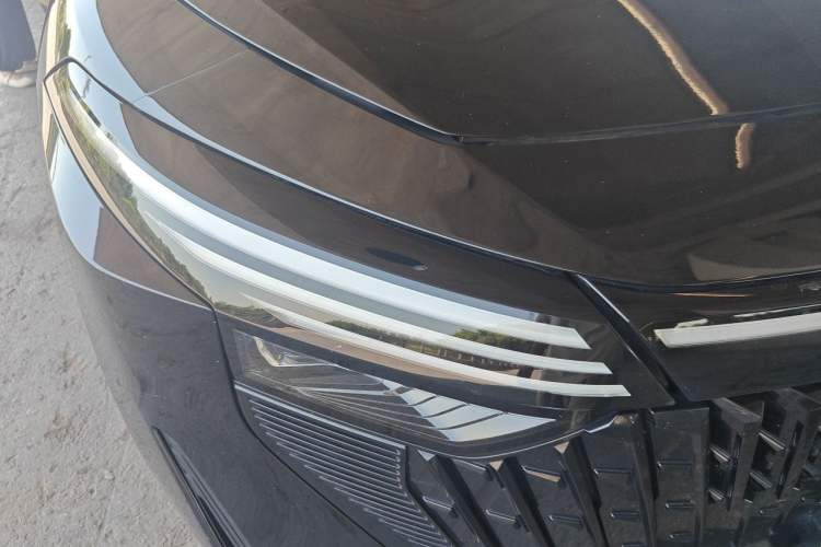 Used Venucia V DD-i 2023 110 km iE Version Right Front Headlight