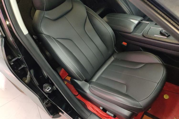 Used Venucia V DD-i 2023 60km iD Version Right Front Seat