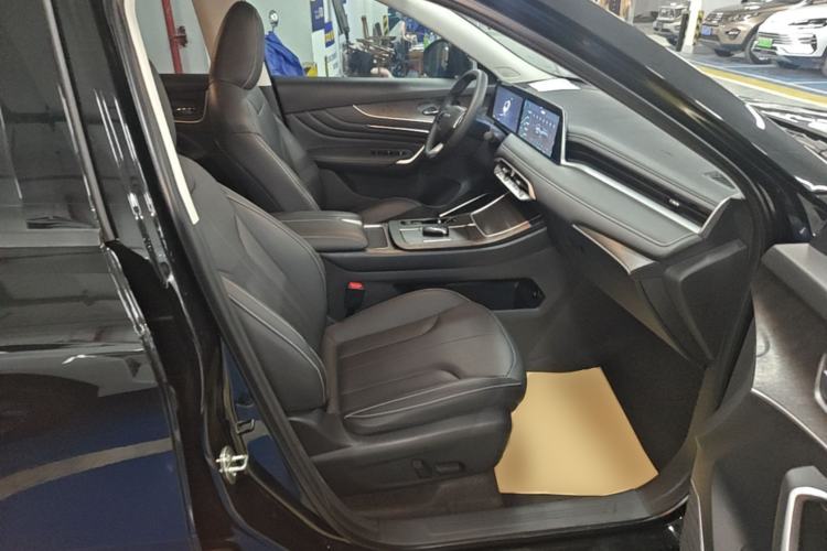 Used Venucia V DD-i 2023 110 km iE Version Right Front Seat