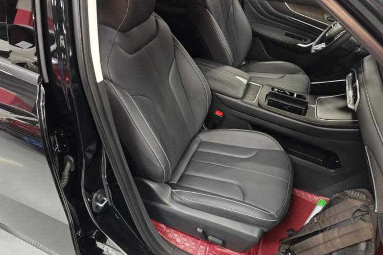 Used Venucia V DD-i 2023 60km iD Version Right Front Seat