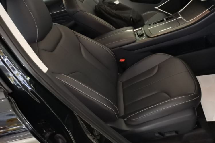 Used Venucia V DD-i 2023 60km iD Version Right Front Seat