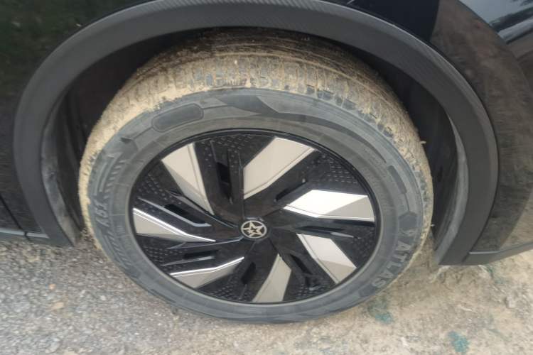Used Venucia V DD-i 2023 60km iD Version Right Front Wheel Hub