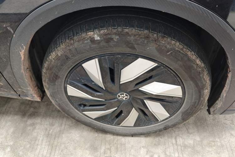 Used Venucia V DD-i 2023 110km iT Version Right Front Wheel Hub