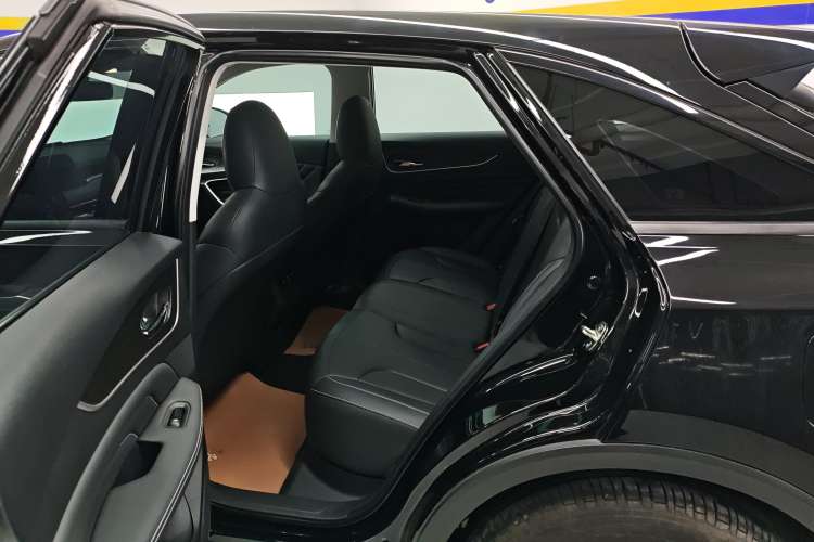 Used Venucia V DD-i 2023 110 km iE Version Right Rear Seat
