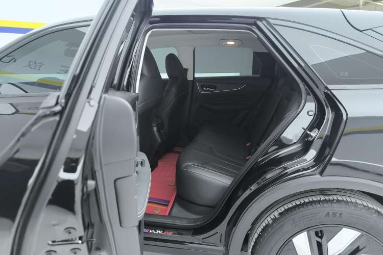 Used Venucia V DD-i 2023 110 km iE Version Right Rear Seat