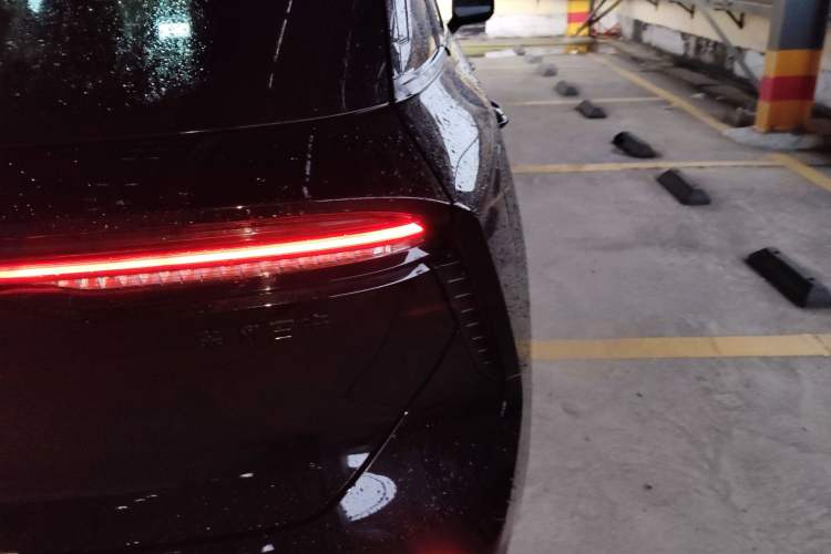 Used Venucia V DD-i 2023 110km iT Version Right Rear Taillight