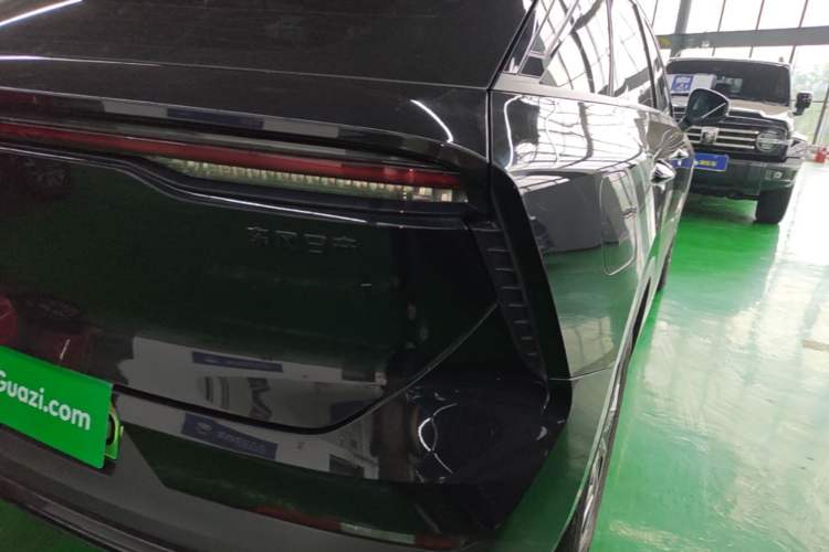 Used Venucia V DD-i 2023 110 km iE Version Right Rear Taillight