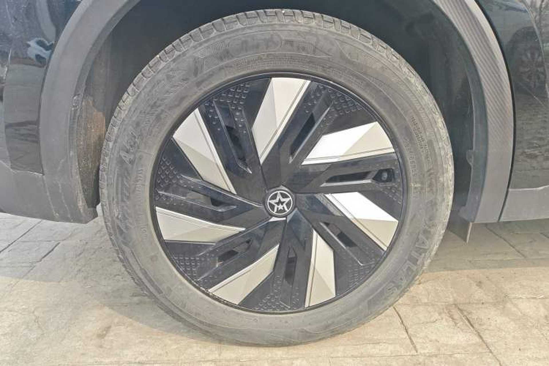 Used Venucia V DD-i 2023 110 km iE Version Right Rear Wheel Hub