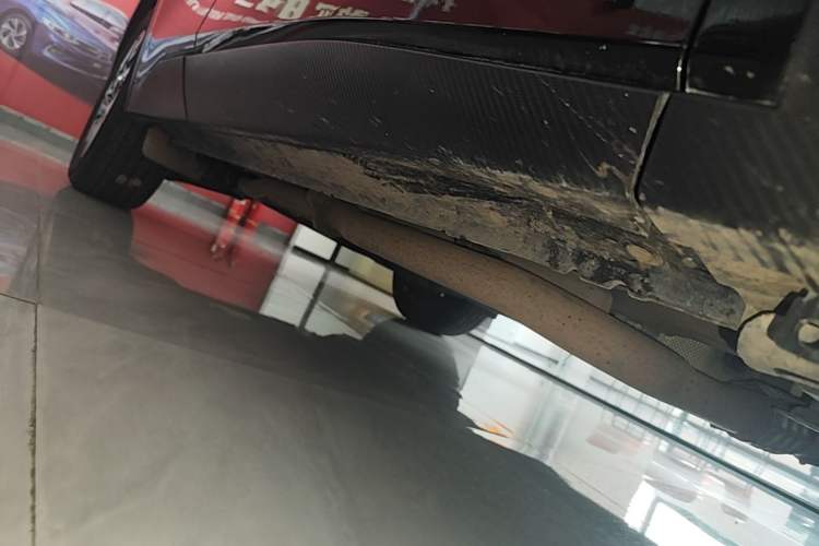 Used Venucia V DD-i 2023 110 km iE Version Right Side Sill