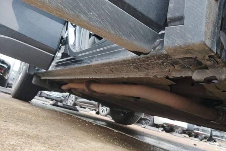 Used Venucia V DD-i 2023 110 km iE Version Right Side Sill