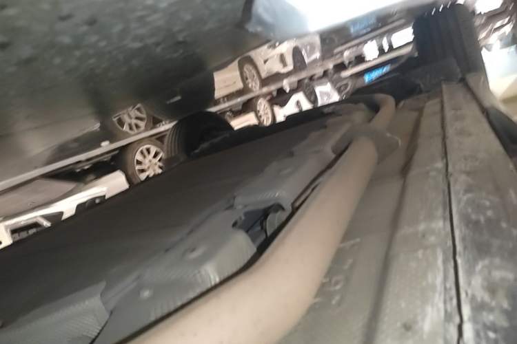 Used Venucia V DD-i 2023 110 km iE Version Right Side Sill