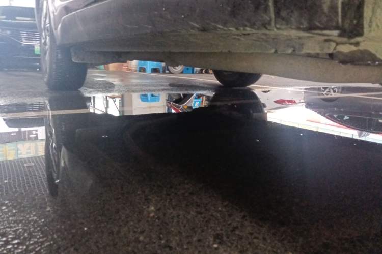 Used Venucia V DD-i 2023 110 km iE Version Right Side Sill