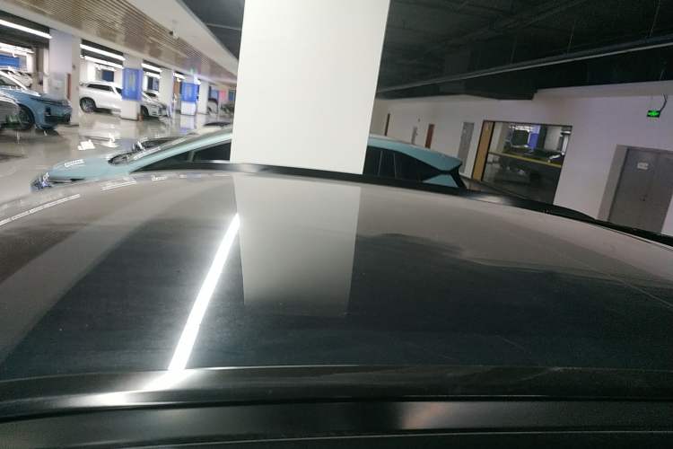 Used Venucia V DD-i 2023 110km iT Version Roof