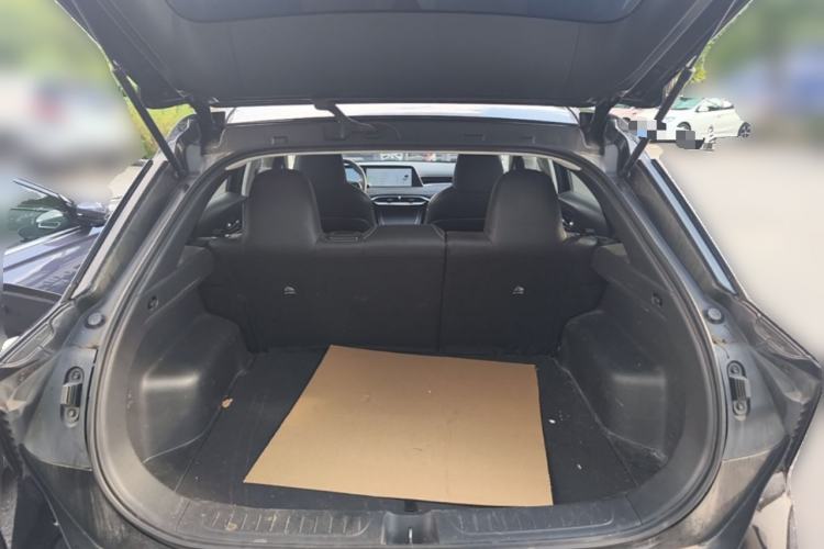 Used Venucia V DD-i 2023 110 km iE Version Trunk
