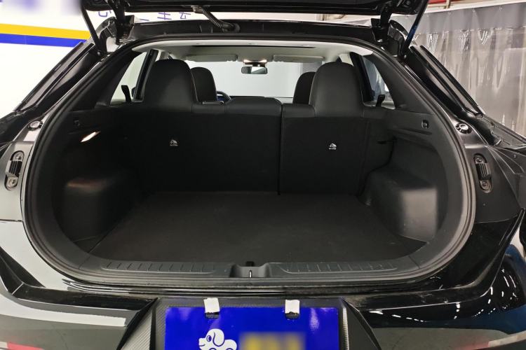 Used Venucia V DD-i 2023 110 km iE Version Trunk
