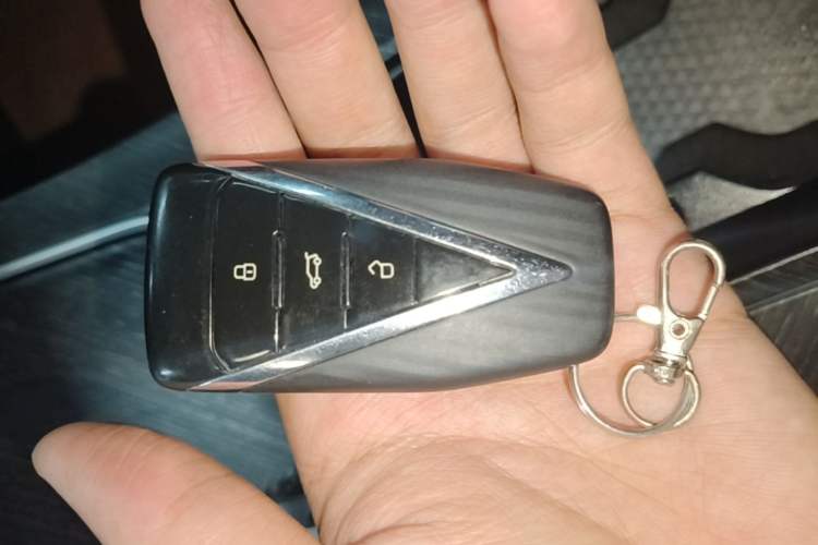 Used Venucia V DD-i 2023 110 km iE Version Vehicle Key