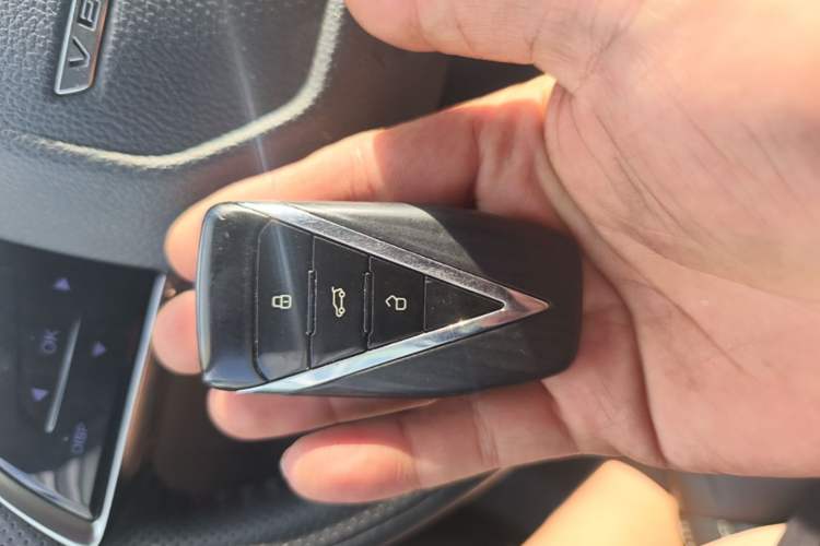 Used Venucia V DD-i 2023 110 km iE Version Vehicle Key