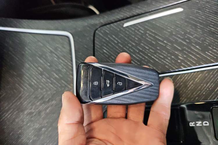 Used Venucia V DD-i 2023 110 km iE Version Vehicle Key