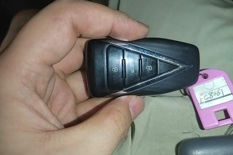 Used Venucia V DD-i 2023 110 km iE Version Vehicle Key