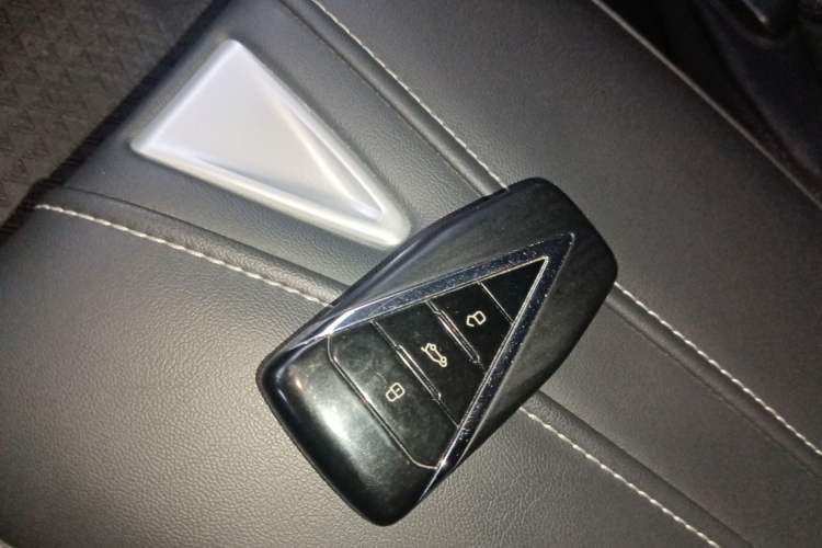 Used Venucia V DD-i 2023 110 km iE Version Vehicle Key