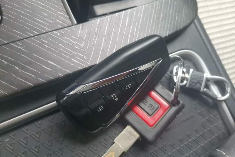 Used Venucia V DD-i 2023 110 km iE Version Vehicle Key
