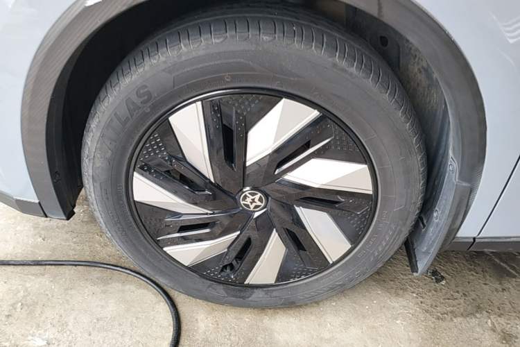 Used Venucia V DD-i 2023 110 km iE Version Exterior 4