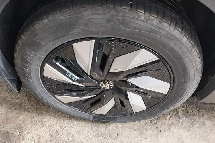 Used Venucia V DD-i 2023 110 km iE Version Exterior 5