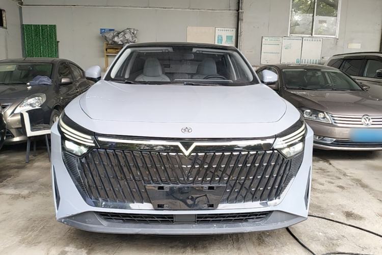 Used Venucia V DD-i 2023 110 km iE Version Front
