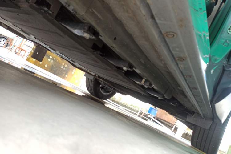 Used Venucia V DD-i 2023 60km iD Version Left Side Sill
