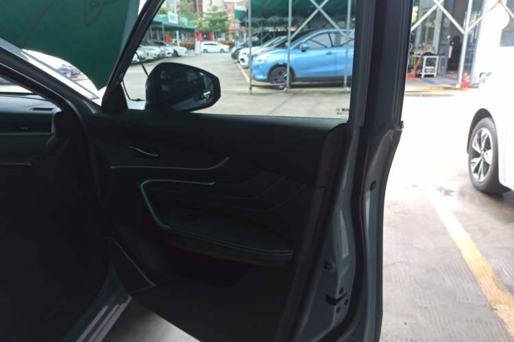 Used Venucia V DD-i 2023 60km iD Version Right Front Door Interior