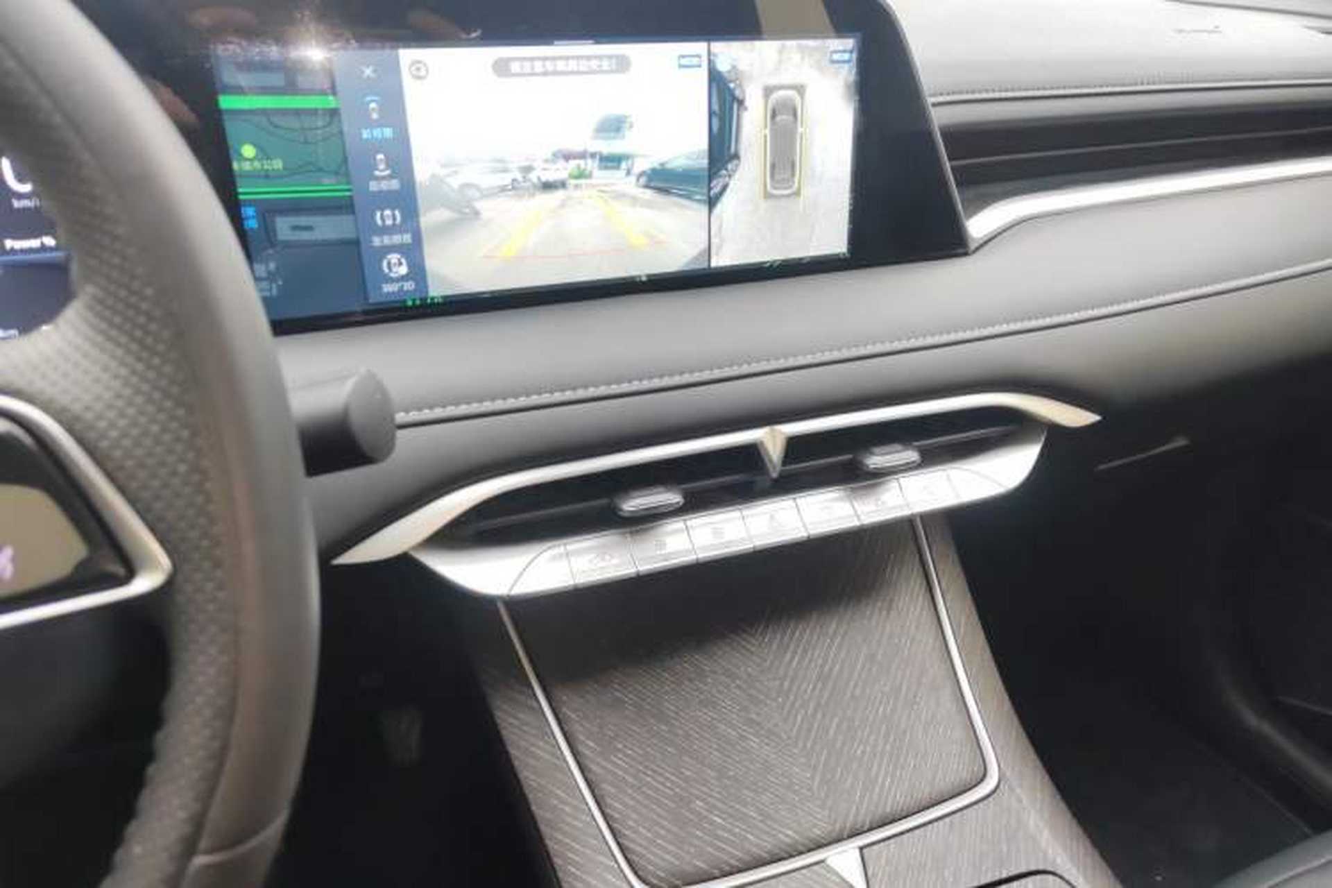 Used Venucia V DD-i 2023 110 km iE Version Audio And AC Panel