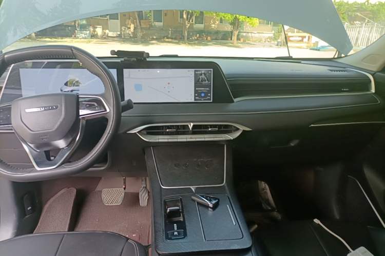 Used Venucia V DD-i 2023 60km iD Version Audio And AC Panel