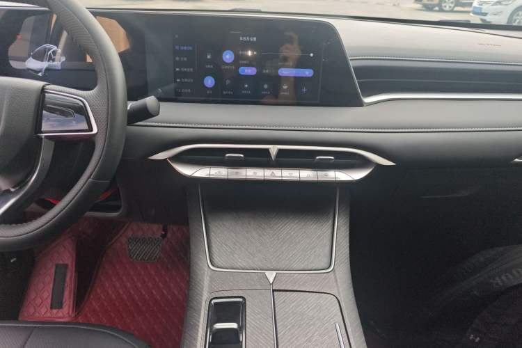 Used Venucia V DD-i 2023 60km iD Version Audio And AC Panel
