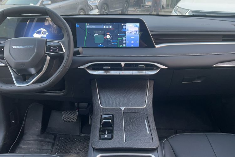 Used Venucia V DD-i 2023 110 km iE Version Audio And AC Panel