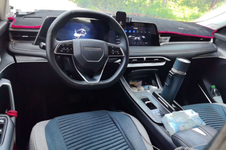 Used Venucia V DD-i 2023 110 km iE Version Center Console