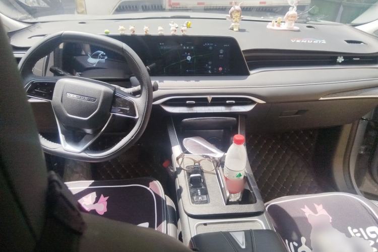 Used Venucia V DD-i 2023 60km iD Version Center Console