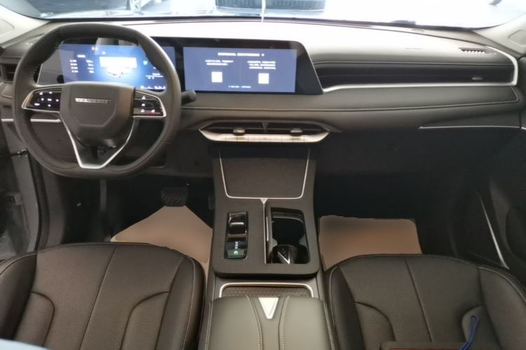 Used Venucia V DD-i 2023 60km iD Version Center Console